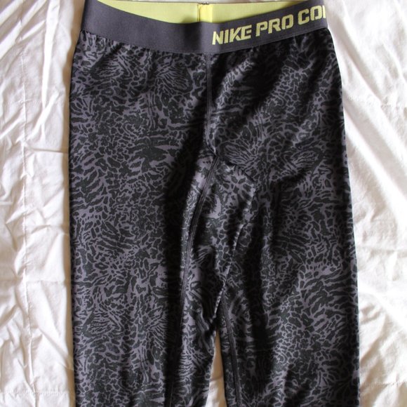 Gray/Black Compression Fit Capri Leggings ~S~ - Picture 1 of 7